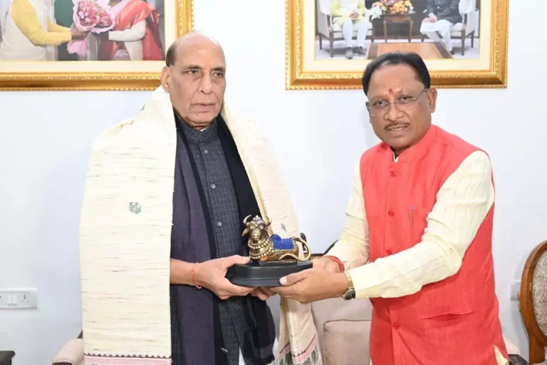 CM विष्णुदेव साय ने केंद्रीय रक्षा मंत्री राजनाथ सिंह को जन्मदिन की बधाई दी CM विष्णुदेव साय ने केंद्रीय रक्षा मंत्री राजनाथ सिंह को जन्मदिन की बधाई दी