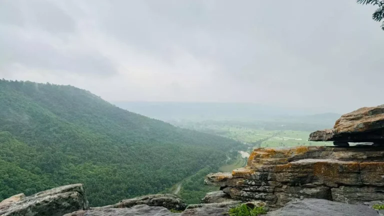 बारिश में बस्तर के प्राकृतिक सौंदर्य का अनुपम नजारा,सैलानियों के लिए मानसून ट्रैकिंग का विशेष आयोजन