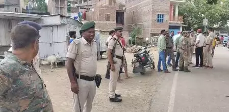 दिनदहाड़े फायरिंग बदमाशों ने तीन युवकों को मारी गोली, एक की मौत, दो घायल दिनदहाड़े फायरिंग बदमाशों ने तीन युवकों को मारी गोली, एक की मौत, दो घायल