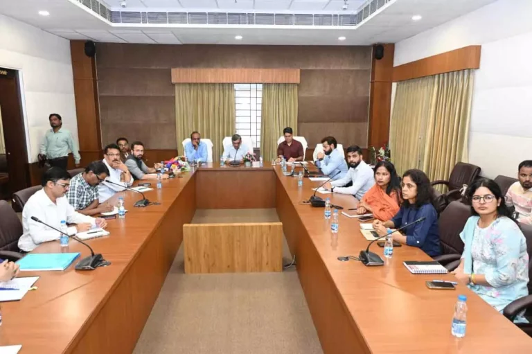 राज्य में भू-अभिलेखों के डिजिटलीकरण पर दिया जोर