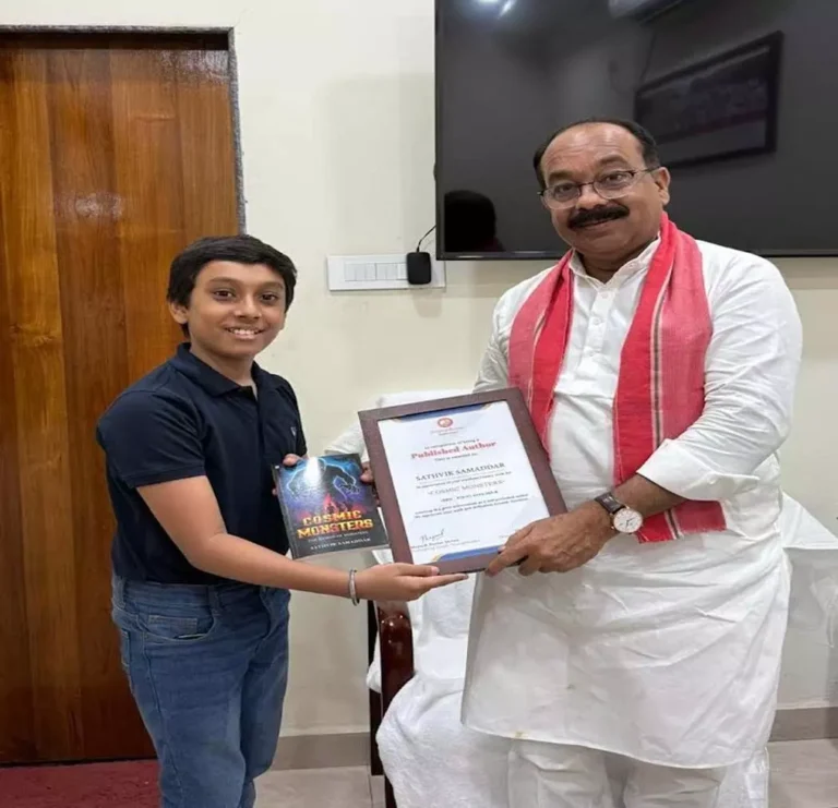 12 वर्षीय सात्विक समद्दार ने लॉन्च की हॉरर फैंटेसी पुस्तक ‘कॉस्मिक मॉन्स्टर’ 12 वर्षीय सात्विक समद्दार ने लॉन्च की हॉरर फैंटेसी पुस्तक ‘कॉस्मिक मॉन्स्टर’
