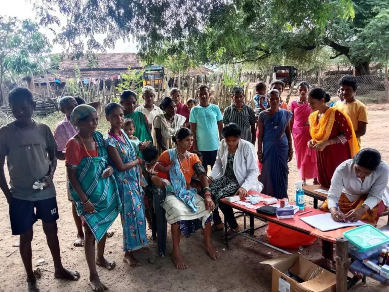 बंदूकें की नहीं अब विकास की आवाज, बस्तर में भय से विश्वास की ओर बढ़ती नई सुबह बंदूकें की नहीं अब विकास की आवाज, बस्तर में भय से विश्वास की ओर बढ़ती नई सुबह