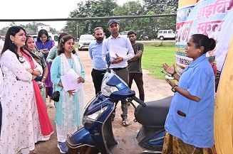 “स्कूटी दीदी” बनीं आत्मनिर्भर भारत की प्रतीक – मुख्यमंत्री विष्णु देव साय ने सराहा एनु का जज़्बा “स्कूटी दीदी” बनीं आत्मनिर्भर भारत की प्रतीक – मुख्यमंत्री विष्णु देव साय ने सराहा एनु का जज़्बा