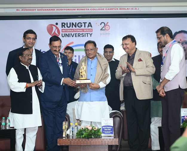 छत्तीसगढ़ को स्किल हब बनाने की दिशा में ऐतिहासिक पहल: मुख्यमंत्री श्री विष्णुदेव साय ने कहा – “समाज के हर वर्ग की भागीदारी से ही बनेगा विकसित छत्तीसगढ़” छत्तीसगढ़ को स्किल हब बनाने की दिशा में ऐतिहासिक पहल: मुख्यमंत्री श्री विष्णुदेव साय ने कहा – “समाज के हर वर्ग की भागीदारी से ही बनेगा विकसित छत्तीसगढ़”