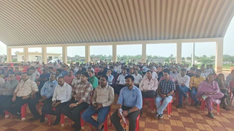 आज से अनिश्चितकालीन हड़ताल पर रहेंगे तहसीलदार, संघ ने कहा – संसाधन नहीं तो काम नहीं, जानिए क्या-क्या है प्रमुख मांगें आज से अनिश्चितकालीन हड़ताल पर रहेंगे तहसीलदार, संघ ने कहा – संसाधन नहीं तो काम नहीं, जानिए क्या-क्या है प्रमुख मांगें