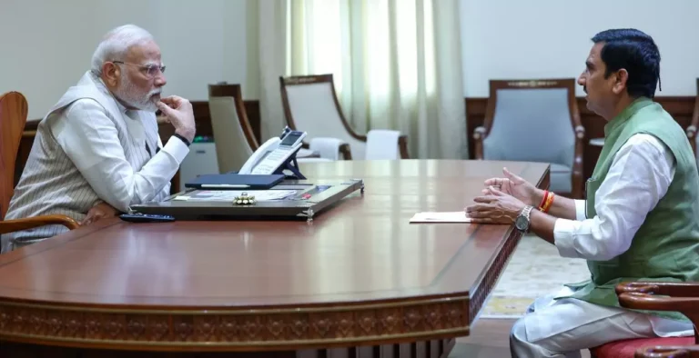 PM मोदी से केंद्रीय राज्य मंत्री तोखन साहू ने की मुलाकात PM मोदी से केंद्रीय राज्य मंत्री तोखन साहू ने की मुलाकात