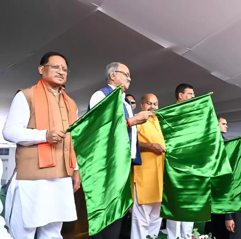 प्रधानमंत्री की विशेष पहल से बस्तर समेत प्रदेश भर में रेल सेवाओं का बढ़ा दायरा : CM साय प्रधानमंत्री की विशेष पहल से बस्तर समेत प्रदेश भर में रेल सेवाओं का बढ़ा दायरा : CM साय