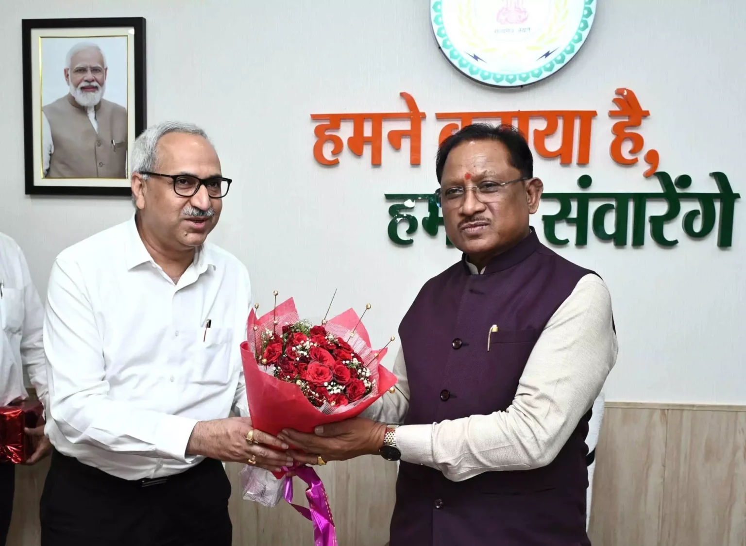 CM विष्णुदेव साय से भिलाई स्टील प्लांट के नवनियुक्त निदेशक चित्त रंजन महापात्र ने की मुलाकात CM विष्णुदेव साय से भिलाई स्टील प्लांट के नवनियुक्त निदेशक चित्त रंजन महापात्र ने की मुलाकात