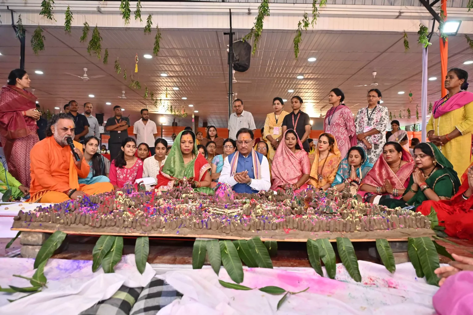 मुख्यमंत्री निवास में CM विष्णुदेव साय ने किया रुद्राभिषेक