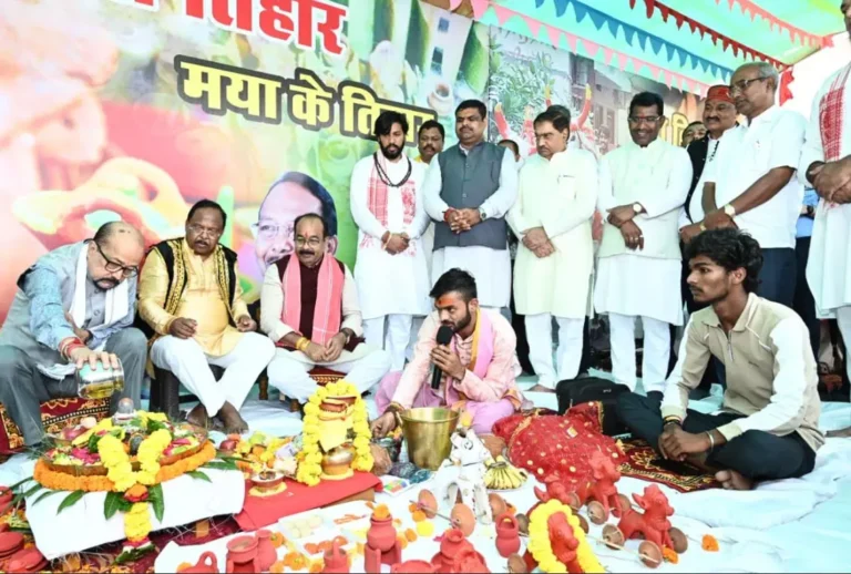 राज्यपाल डेका पोला पर्व उत्सव में हुए शामिल राज्यपाल डेका पोला पर्व उत्सव में हुए शामिल