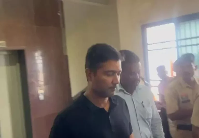 शराब घोटाला, चैतन्य बघेल 14 दिनों की न्यायिक रिमांड पर भेजे गए शराब घोटाला, चैतन्य बघेल 14 दिनों की न्यायिक रिमांड पर भेजे गए