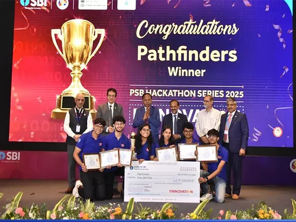 SBI और IIT गुवाहाटी ने पीएसबी हैकाथॉन ‘फिनोवेशन 2025’ के विजेताओं को किया सम्मानित SBI और IIT गुवाहाटी ने पीएसबी हैकाथॉन ‘फिनोवेशन 2025’ के विजेताओं को किया सम्मानित