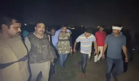 मर्डर केस से जुड़े एनकाउंटर में असलहा सप्लायर के पैर में लगी गोली मर्डर केस से जुड़े एनकाउंटर में असलहा सप्लायर के पैर में लगी गोली