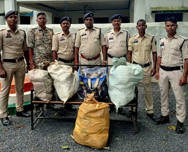 गांजा तस्करी का बड़ा खुलासा, दो महिला गिरफ्तार गांजा तस्करी का बड़ा खुलासा, दो महिला गिरफ्तार