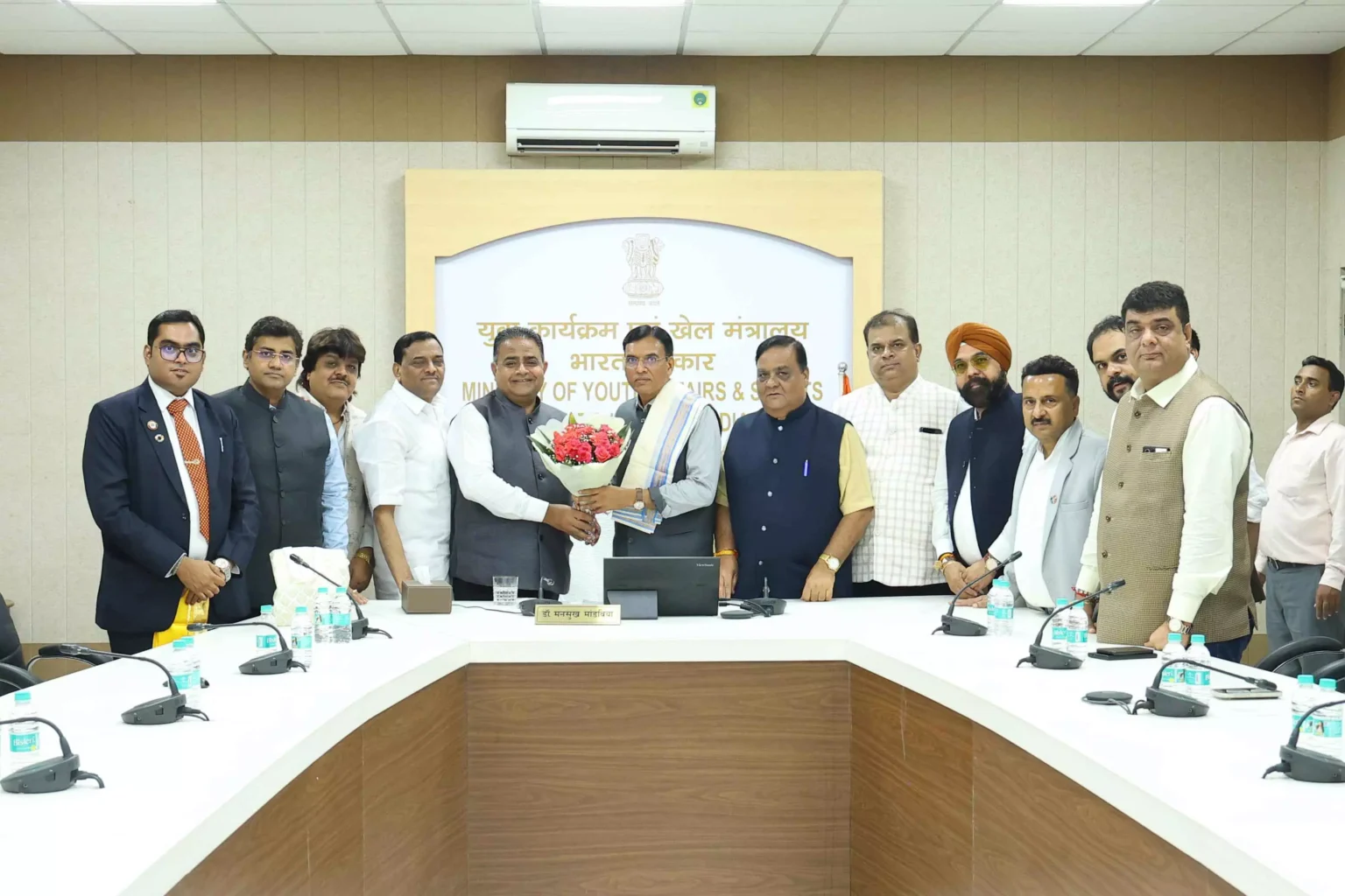 केंद्रीय मंत्री मनसुख मंडाविया से मिला सतीश थौरानी के नेतृत्व में छत्तीसगढ़ चैंबर ऑफ़ कॉमर्स का प्रतिनिधि मंडल