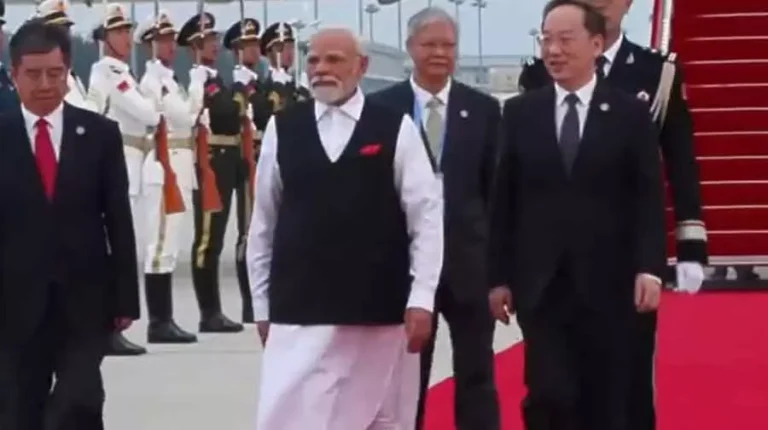 पीएम मोदी के लिए चीन ने बिछाया रेड कारपेट, भव्य स्वागत हुआ