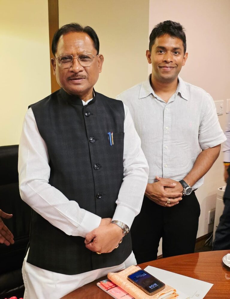 बस्तर के होनहार अविनाश तिवारी से टोक्यो में मिले मुख्यमंत्री श्री विष्णुदेव साय : छत्तीसगढ़ में उद्योग स्थापना को लेकर हुई सकारात्मक चर्चा बस्तर के होनहार अविनाश तिवारी से टोक्यो में मिले मुख्यमंत्री श्री विष्णुदेव साय : छत्तीसगढ़ में उद्योग स्थापना को लेकर हुई सकारात्मक चर्चा