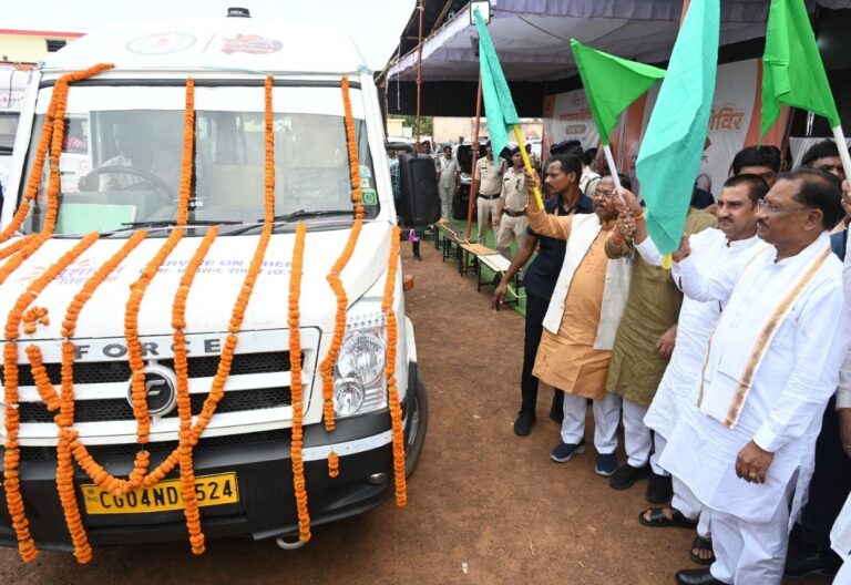 सुशासन एक्सप्रेस रथ घर-घर पहुंच रही शासन की सेवाएं सुशासन एक्सप्रेस रथ घर-घर पहुंच रही शासन की सेवाएं