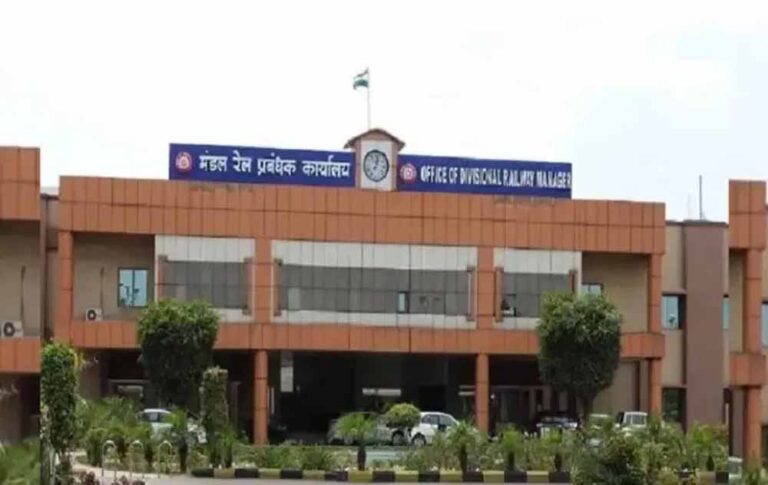 रेलवे में बढ़ा तनाव : ड्राइवरों ने अधिकारियों पर लगाए गंभीर आरोप, हड़ताल के आसार रेलवे में बढ़ा तनाव : ड्राइवरों ने अधिकारियों पर लगाए गंभीर आरोप, हड़ताल के आसार