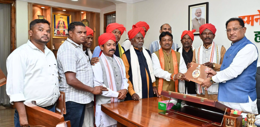 CM साय को बस्तर दशहरा कार्यक्रम में शामिल होने का मिला न्यौता CM साय को बस्तर दशहरा कार्यक्रम में शामिल होने का मिला न्यौता