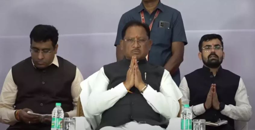 सेंदरी में आयोजित कार्यक्रम में शामिल हुए CM विष्णुदेव साय सेंदरी में आयोजित कार्यक्रम में शामिल हुए CM विष्णुदेव साय