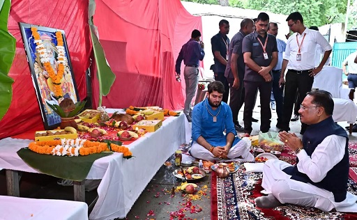 श्रम की सार्थकता और सृजन की भावना को समाज में प्रतिष्ठित करने का श्रेय भगवान विश्वकर्मा को : CM विष्णुदेव साय श्रम की सार्थकता और सृजन की भावना को समाज में प्रतिष्ठित करने का श्रेय भगवान विश्वकर्मा को : CM विष्णुदेव साय