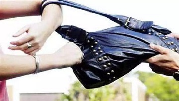 रायपुर में पर्स स्नैचिंग करने वाले 3 नाबालिग गिरफ्तार रायपुर में पर्स स्नैचिंग करने वाले 3 नाबालिग गिरफ्तार