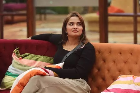 बिग बॉस 19: नीलम गिरी ने दोस्त शहबाज बदेशा को दिया धोखा, मुसीबत में फंसे कंटेस्टेंट बिग बॉस 19: नीलम गिरी ने दोस्त शहबाज बदेशा को दिया धोखा, मुसीबत में फंसे कंटेस्टेंट