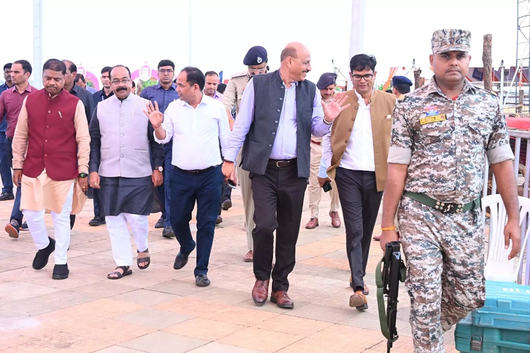 राज्योत्सव की तैयारियों का मंत्री ओपी चौधरी ने नवा रायपुर में किया निरीक्षण राज्योत्सव की तैयारियों का मंत्री ओपी चौधरी ने नवा रायपुर में किया निरीक्षण