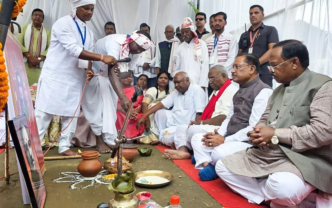 बाबा कार्तिक उरांव का योगदान सदैव प्रेरणास्रोत रहेगा : CM विष्णुदेव साय बाबा कार्तिक उरांव का योगदान सदैव प्रेरणास्रोत रहेगा : CM विष्णुदेव साय