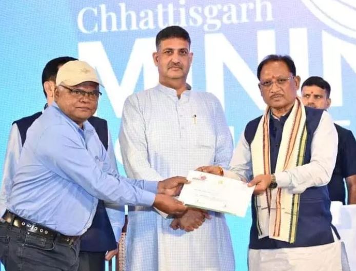 वैज्ञानिक पद्धति और नवाचारी खनन के माध्यम से विकास और पारदर्शिता की नई कहानी लिख रहा है छत्तीसगढ़ : CM साय वैज्ञानिक पद्धति और नवाचारी खनन के माध्यम से विकास और पारदर्शिता की नई कहानी लिख रहा है छत्तीसगढ़ : CM साय