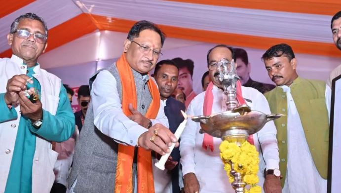 CM विष्णुदेव साय ने किया पिछड़ा वर्ग समाज भवन का भूमिपूजन CM विष्णुदेव साय ने किया पिछड़ा वर्ग समाज भवन का भूमिपूजन