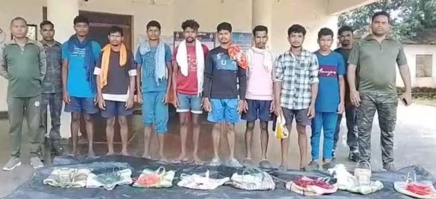 IED प्लांट करने वाले 8 नक्सली गिरफ्तार IED प्लांट करने वाले 8 नक्सली गिरफ्तार