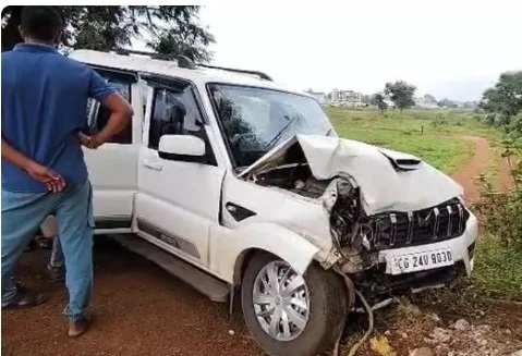 बालोद में भीषण सड़क हादसा: तेज रफ्तार स्कॉर्पियो पलटी, छह महिलाएं गंभीर रूप से घायल, 11 की जान बाल-बाल बची बालोद में भीषण सड़क हादसा: तेज रफ्तार स्कॉर्पियो पलटी, छह महिलाएं गंभीर रूप से घायल, 11 की जान बाल-बाल बची