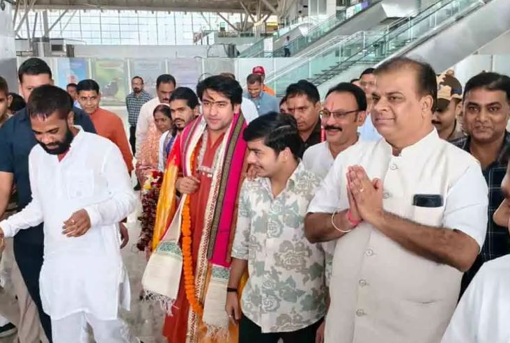 I love Muhammad और I love Mahadev दोनों चलेगा : बागेश्वर बाबा I love Muhammad और I love Mahadev दोनों चलेगा : बागेश्वर बाबा