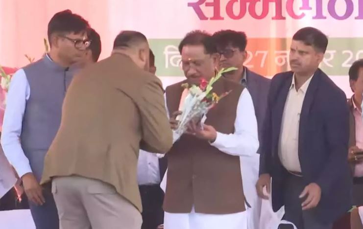 मुख्यमंत्री विष्णुदेव साय ने किया किसान-महतारी सम्मेलन का उद्घाटन मुख्यमंत्री विष्णुदेव साय ने किया किसान-महतारी सम्मेलन का उद्घाटन