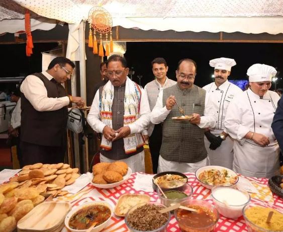 मुख्यमंत्री विष्णुदेव साय ने छत्तीसगढ़ पर्यटन मंडल के स्टॉल का किया अवलोकन मुख्यमंत्री विष्णुदेव साय ने छत्तीसगढ़ पर्यटन मंडल के स्टॉल का किया अवलोकन