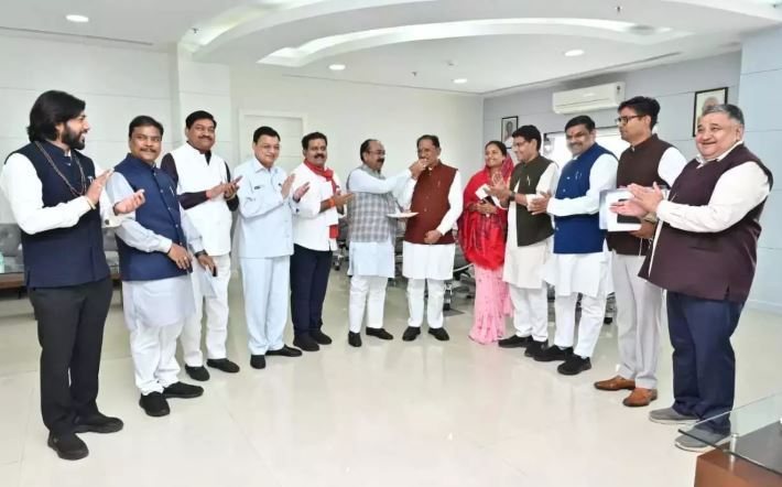 साय कैबिनेट ने बिहार में NDA की जीत का जश्न मनाया साय कैबिनेट ने बिहार में NDA की जीत का जश्न मनाया