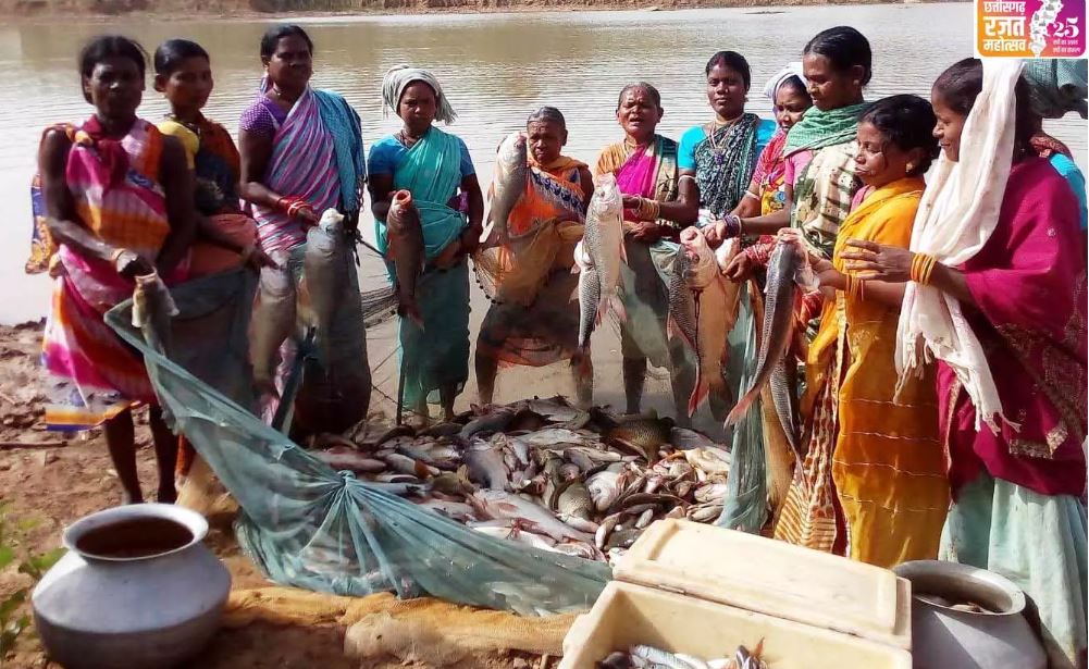 बस्तर बदलाव की नई कहानी : शिक्षा, सुरक्षा, सड़क, स्वास्थ्य और बिजली ने बदली तस्वीर बस्तर बदलाव की नई कहानी : शिक्षा, सुरक्षा, सड़क, स्वास्थ्य और बिजली ने बदली तस्वीर