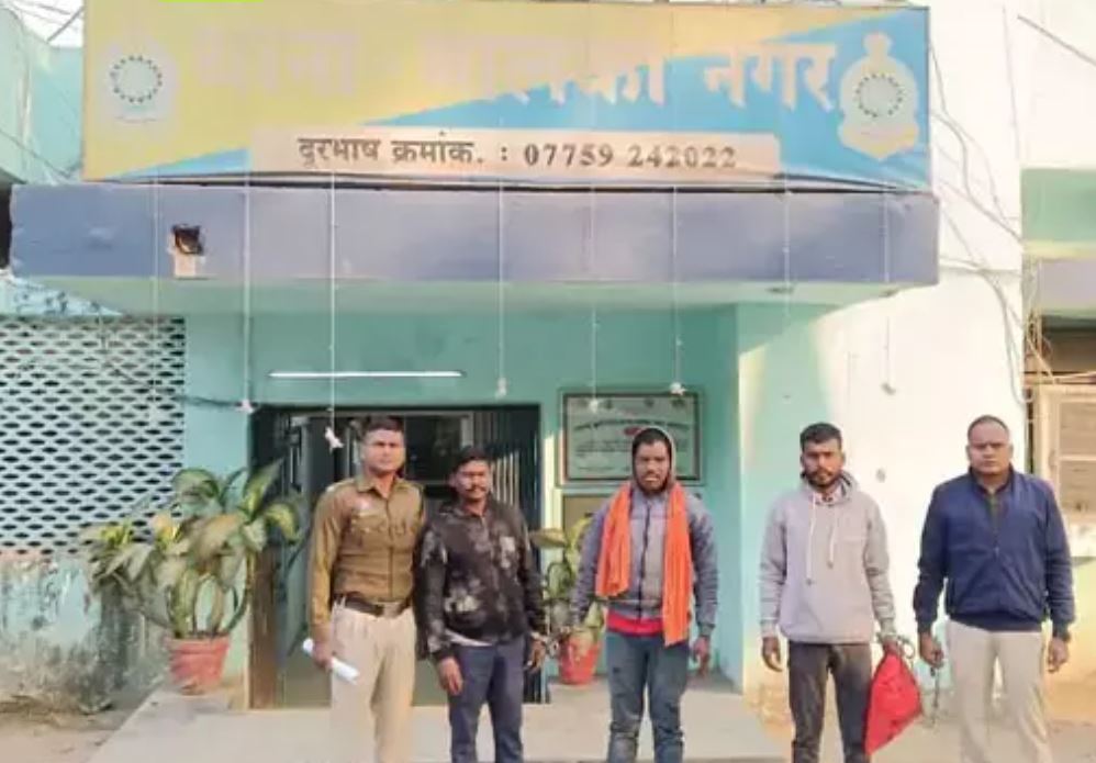 सौम्या चौरसिया की क्लासमेट है डकैत पीड़ित, 3 और बदमाश अरेस्ट सौम्या चौरसिया की क्लासमेट है डकैत पीड़ित, 3 और बदमाश अरेस्ट