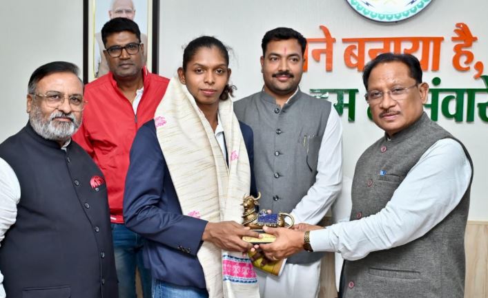 मुख्यमंत्री श्री साय ने महिला कबड्डी विश्व कप की स्टार खिलाड़ी संजू देवी को दी बधाई मुख्यमंत्री श्री साय ने महिला कबड्डी विश्व कप की स्टार खिलाड़ी संजू देवी को दी बधाई