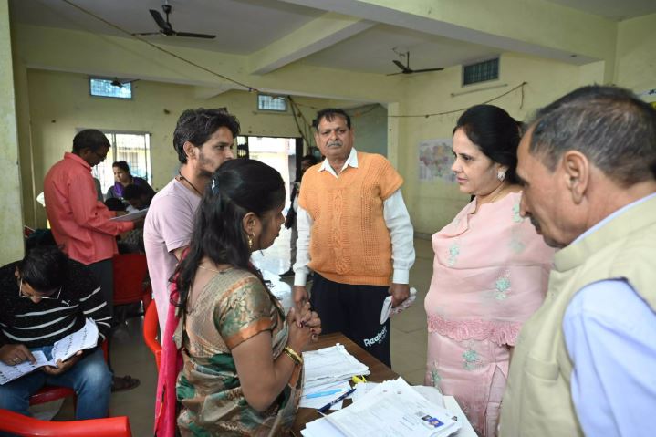 SIR अभियान : सरोना, डीडी नगर, सुन्दर नगर और रायपुरा में महापौर मीनल ने किया प्रत्यक्ष निरीक्षण SIR अभियान : सरोना, डीडी नगर, सुन्दर नगर और रायपुरा में महापौर मीनल ने किया प्रत्यक्ष निरीक्षण