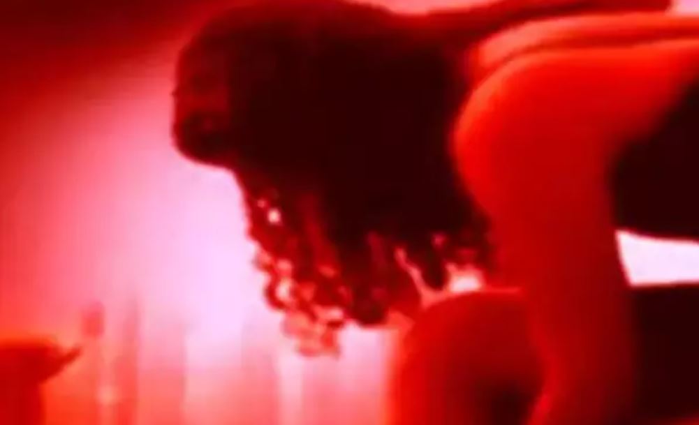 स्पा सेंटरों में रेड, देह व्यापार का पर्दाफाश स्पा सेंटरों में रेड, देह व्यापार का पर्दाफाश