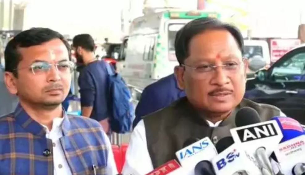 आत्मसमर्पित नक्सलियों के साथ न्याय करेगी हमारी सरकार : CM विष्णुदेव साय आत्मसमर्पित नक्सलियों के साथ न्याय करेगी हमारी सरकार : CM विष्णुदेव साय