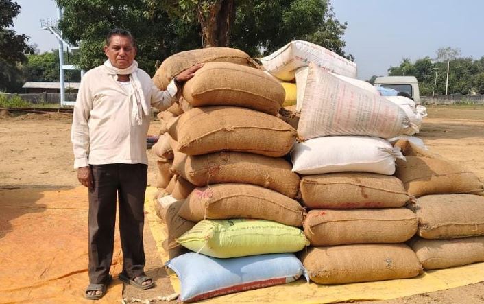 धान से धन तक: बाबूलाल की मेहनत पर सरकार की मुहर धान से धन तक: बाबूलाल की मेहनत पर सरकार की मुहर