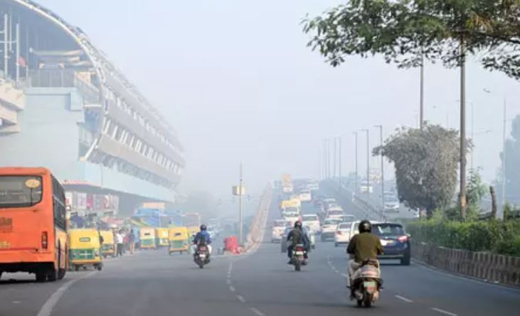 दिल्ली एनसीआर में सांस लेना मुश्किल, ज्यादातर इलाकों में एक्यूआई 300 से 400 के बीच दर्ज दिल्ली एनसीआर में सांस लेना मुश्किल, ज्यादातर इलाकों में एक्यूआई 300 से 400 के बीच दर्ज