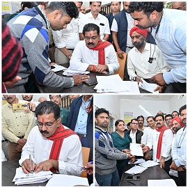 उपमुख्यमंत्री ने मतदान केंद्र पहुंचकर भरा अपना एसआईआर का फॉर्म उपमुख्यमंत्री ने मतदान केंद्र पहुंचकर भरा अपना एसआईआर का फॉर्म