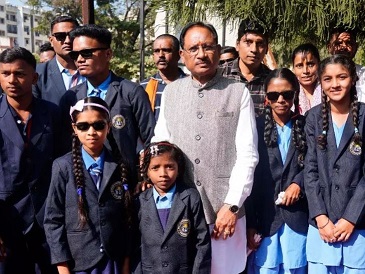 CM विष्णुदेव साय ने दिव्यांग बच्चों का हाल चाल जाना CM विष्णुदेव साय ने दिव्यांग बच्चों का हाल चाल जाना