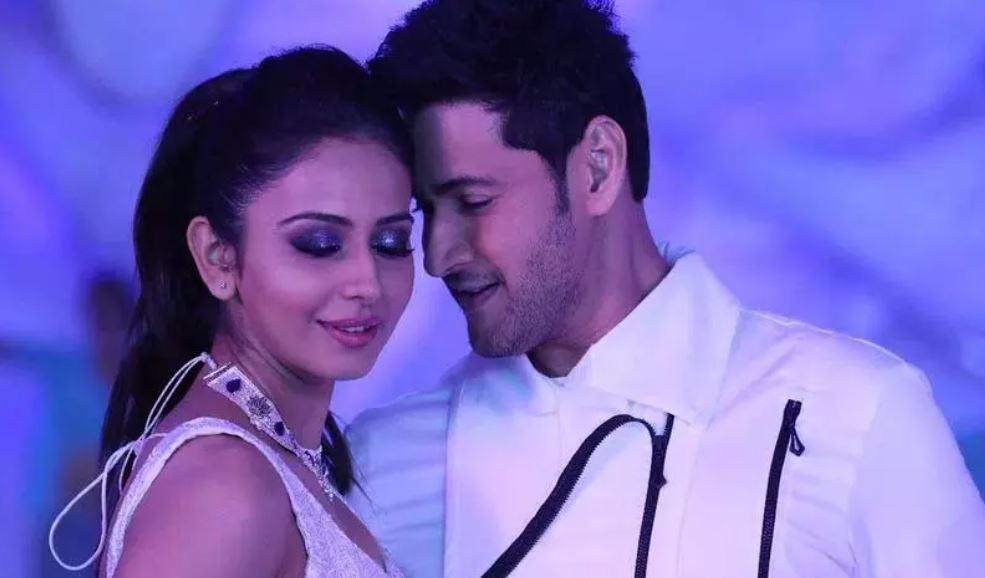 Rakul Preet Singh ने महेश की फिल्म पर शानदार कमेंट्स किए Rakul Preet Singh ने महेश की फिल्म पर शानदार कमेंट्स किए