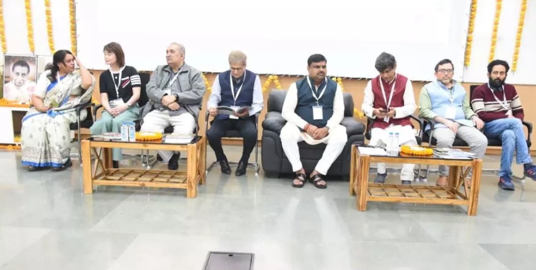 स्कूल शिक्षामंत्री गजेन्द्र यादव दो दिवसीय अंतर्राष्ट्रीय सम्मेलन में हुए शामिल स्कूल शिक्षामंत्री गजेन्द्र यादव दो दिवसीय अंतर्राष्ट्रीय सम्मेलन में हुए शामिल